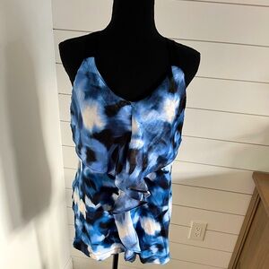 Women’s beautiful halter top with built in bra.